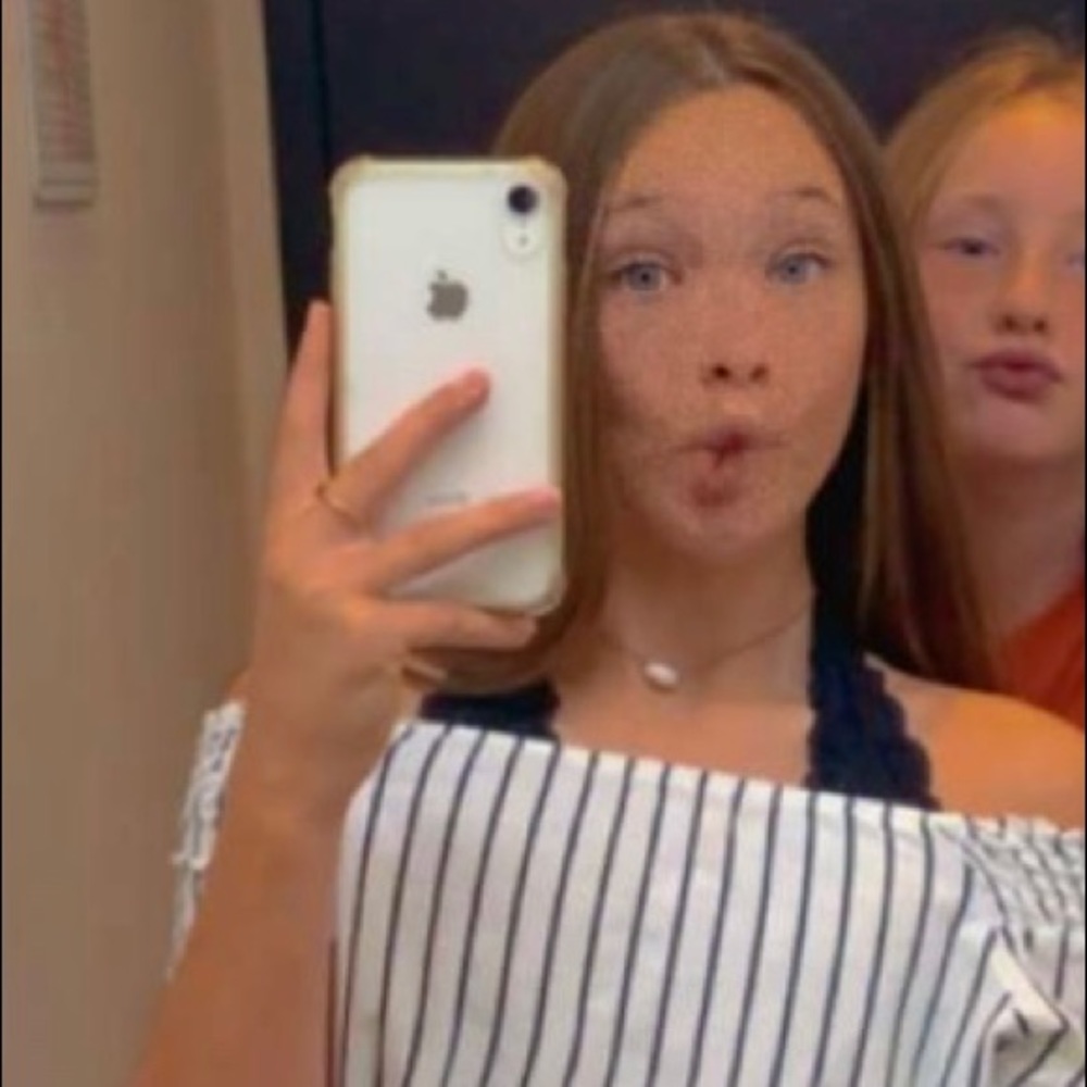 Meet your Posher, Chloe